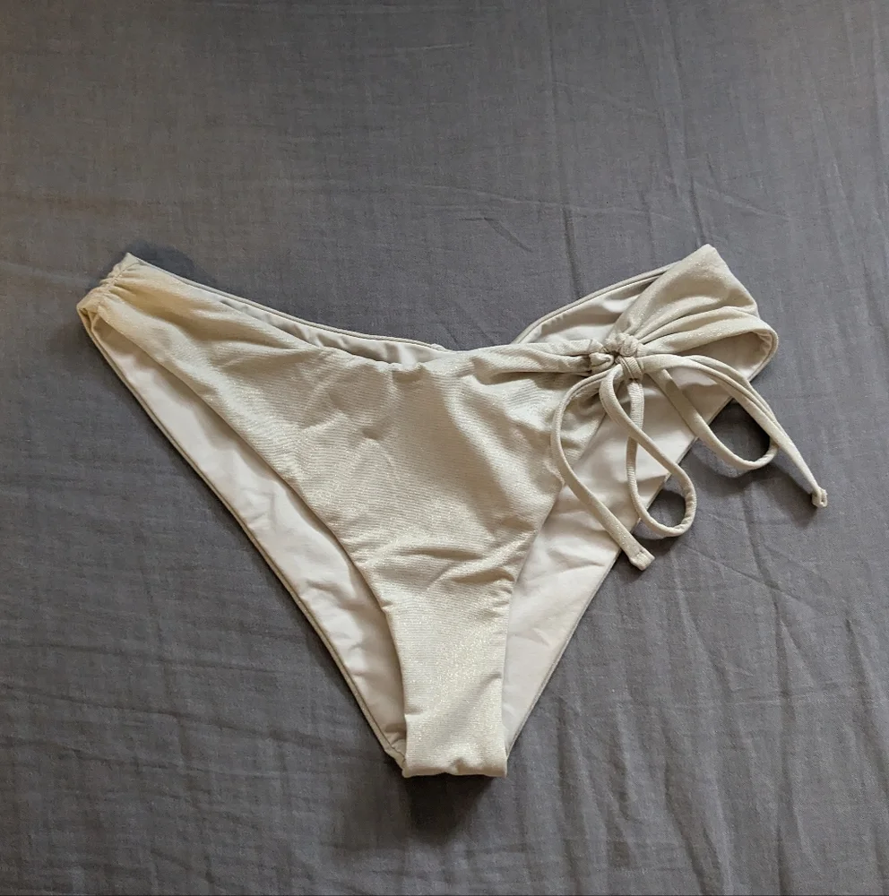 L*Space Ringo Amal Bikini Set Shimmer Bone